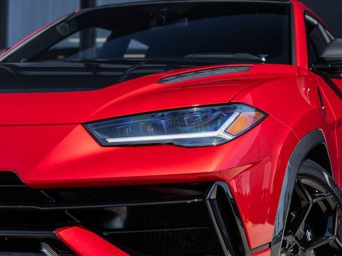 Used 2024 Lamborghini Urus Performante AWD/4WD image 18