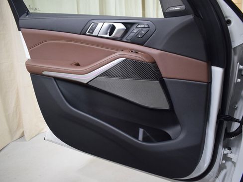 Used 2026 BMW X7 M60i image 38