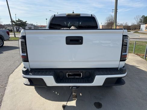 Used 2017 Chevrolet Colorado Z71 image 6