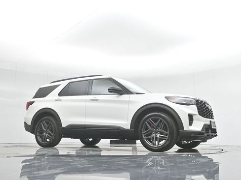 New 2025 Ford Explorer ST w/ Sun And Sound Package image 3