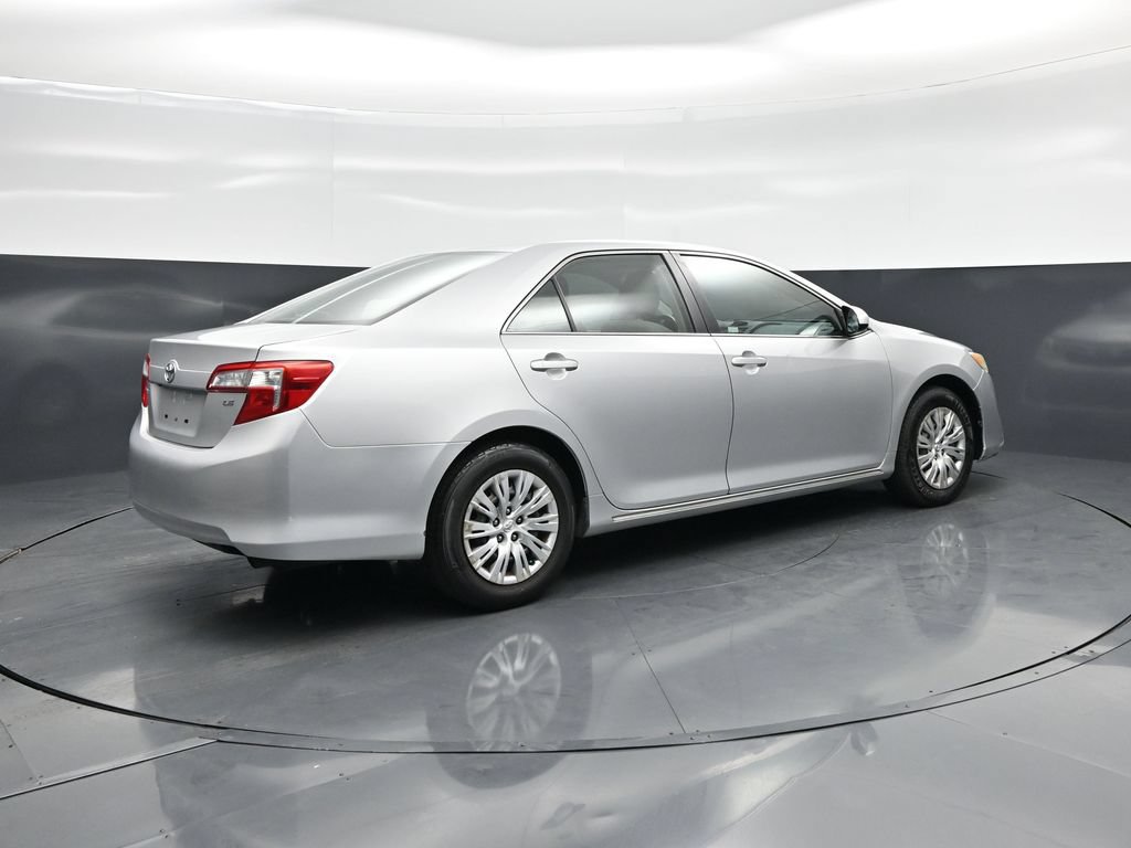 Used 2014 Toyota Camry LE FWD image 21