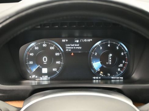 Used 2022 Volvo XC90 T6 Momentum w/ Climate Package AWD/4WD image 11