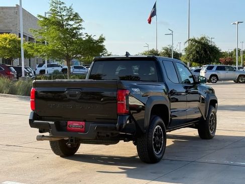 Used 2024 Toyota Tacoma TRD Off-Road AWD/4WD image 4