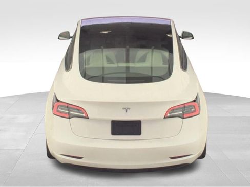 Used 2023 Tesla Model 3 Standard Range image 2
