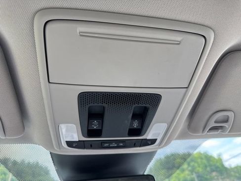 Used 2023 Honda Pilot Touring image 48