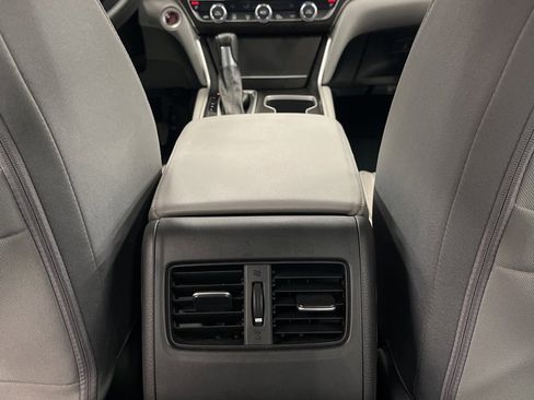 Used 2019 Honda Accord EX image 31