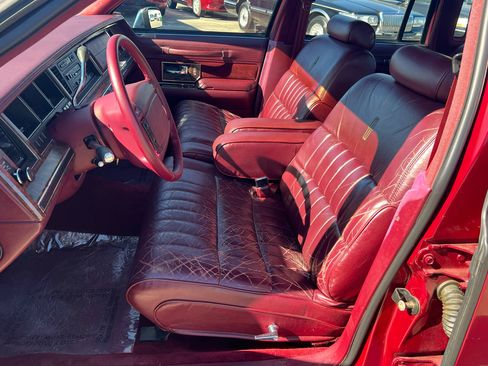 Used 1990 Lincoln Town Car image 30