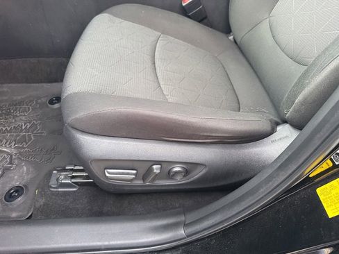 Used 2023 Toyota RAV4 AWD Hybrid image 18