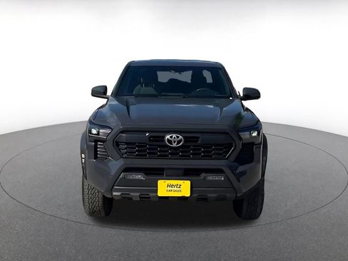 Used 2025 Toyota Tacoma TRD Off-Road AWD/4WD image 4