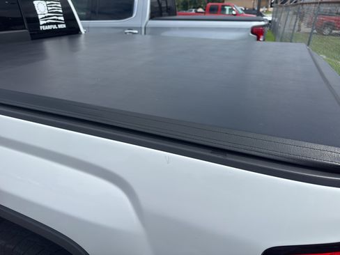 Used 2015 GMC Sierra 1500 SLT w/ SLT Preferred Package AWD/4WD image 6