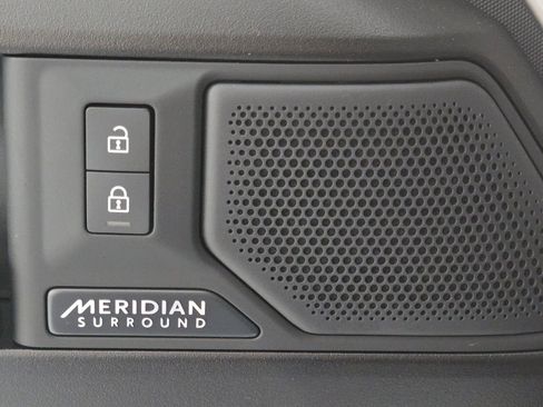 New 2026 Land Rover Defender 110 OCTA AWD/4WD image 22