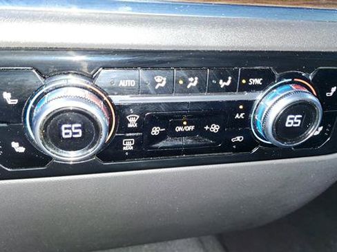 Used 2024 GMC Sierra 1500 SLT RWD image 16
