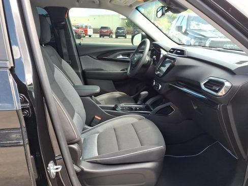 Used 2023 Chevrolet TrailBlazer LT w/ Convenience Package FWD image 17