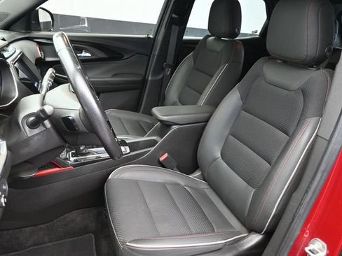 Used 2021 Chevrolet TrailBlazer RS w/ Technology Package FWD image 23