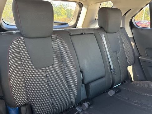 Used 2011 Chevrolet Equinox LT w/ Driver Convenience Package image 9