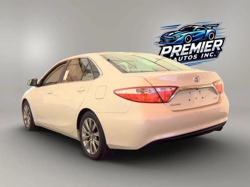 Used 2016 Toyota Camry XLE w/ Moonroof Package FWD image 3
