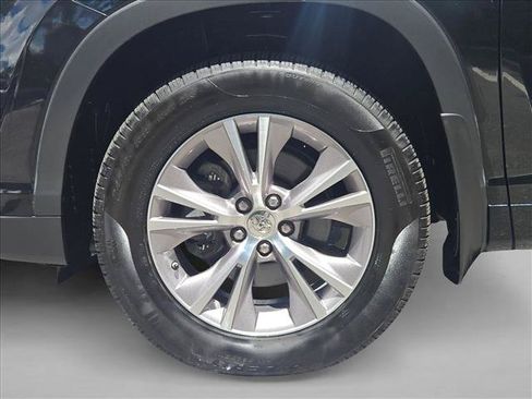 Used 2014 Toyota Highlander XLE AWD/4WD image 26