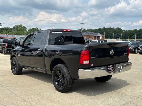 Used 2017 RAM 1500 Classic SLT AWD/4WD image 4