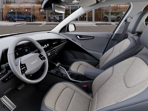 New 2026 Kia Niro SX Touring FWD image 17