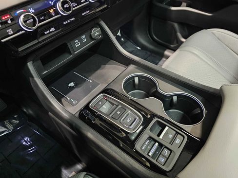 Used 2023 Honda Pilot Elite image 19