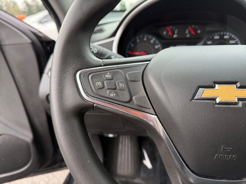 Used 2017 Chevrolet Malibu LS FWD image 15