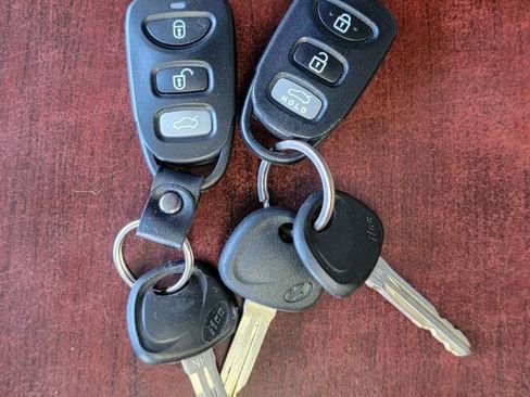 Used 2016 Hyundai Elantra SE w/ Option Group 02 image 32