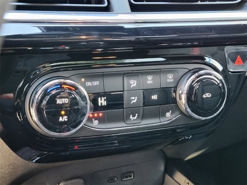 New 2026 Chevrolet Trax RS w/ Sunroof Package image 21