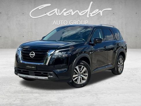 Used 2025 Nissan Pathfinder SL FWD image 1