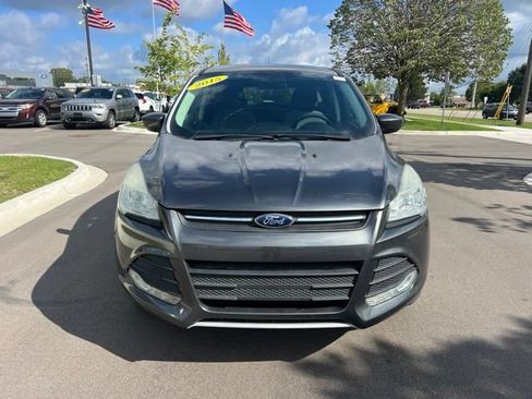 Used 2015 Ford Escape SE FWD image 2