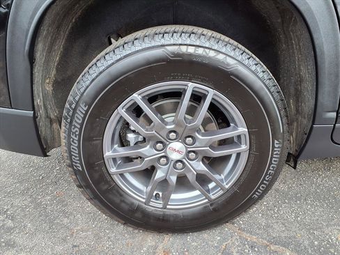 Used 2025 GMC Acadia Elevation image 20