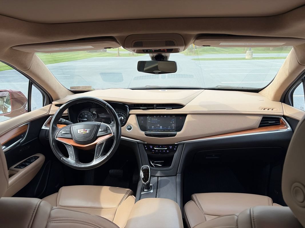 Used 2018 Cadillac XT5 Platinum w/ Driver Assist Package AWD/4WD image 15
