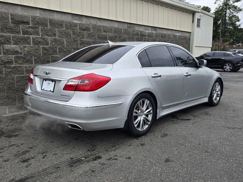 Used 2013 Hyundai Genesis 3.8 w/ Premium Pkg image 8