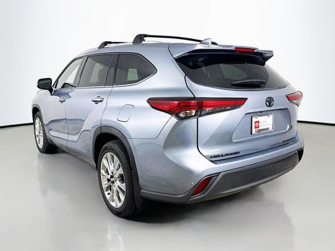 Certified 2022 Toyota Highlander Limited image 5