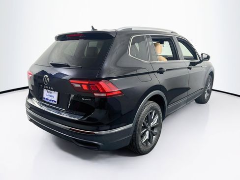 Used 2022 Volkswagen Tiguan SE AWD/4WD image 5