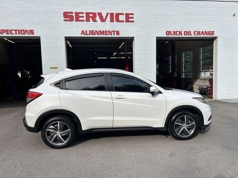 Used 2021 Honda HR-V EX image 1