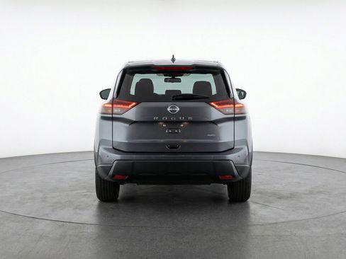 Used 2025 Nissan Rogue SV image 6