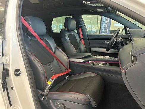 Used 2022 Genesis GV70 2.5T w/ Sport Prestige Package image 23