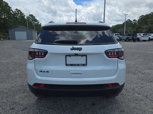 Certified 2025 Jeep Compass Latitude w/ Sun & Sound Group AWD/4WD image 5