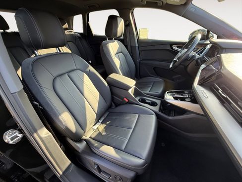 Used 2023 Audi Q4 e-tron Premium Plus w/ Premium Plus image 19