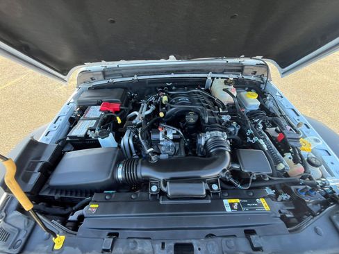 Used 2023 Jeep Wrangler Unlimited Sport AWD/4WD image 31