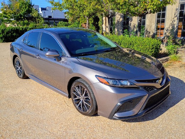 Used 2023 Toyota Camry SE w/ Convenience Package FWD image 16