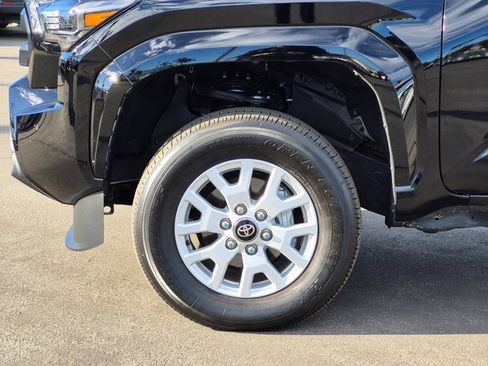 Used 2025 Toyota Tacoma SR image 22