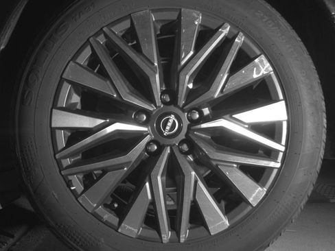 Used 2025 Nissan Altima 2.5 SV FWD image 17