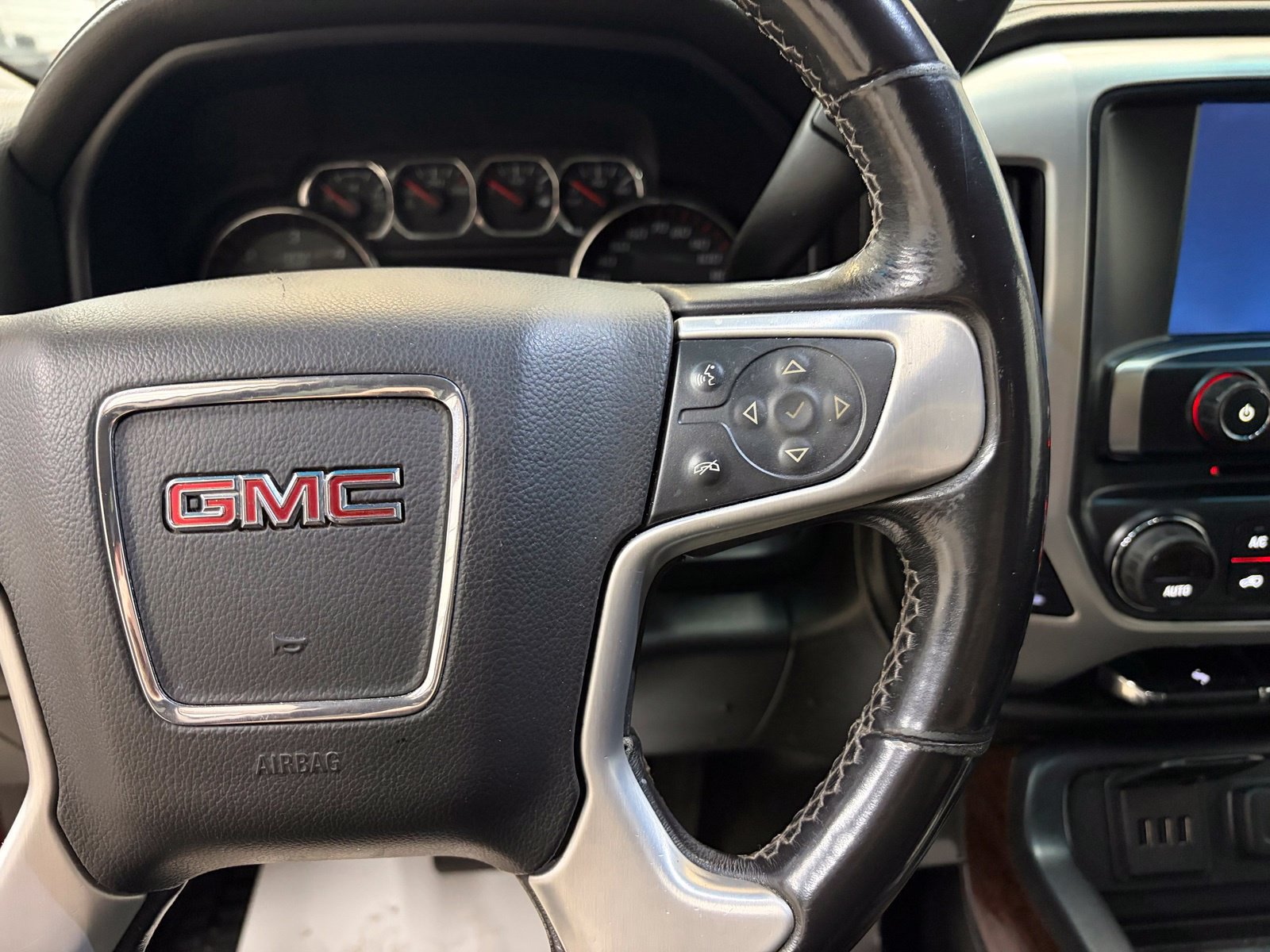 Used 2015 GMC Sierra 2500 SLT AWD/4WD image 13