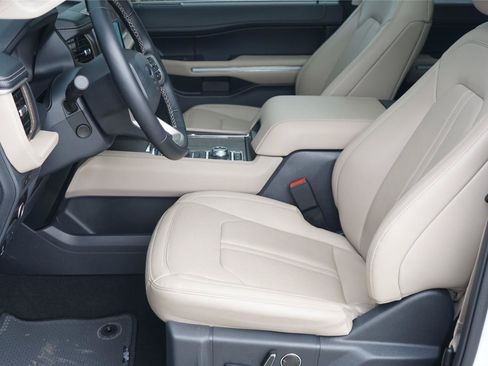 Certified 2024 Ford Expedition Max Limited AWD/4WD image 10