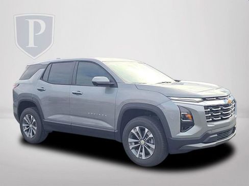 New 2026 Chevrolet Equinox LT w/ Safety and Technology Package image 2