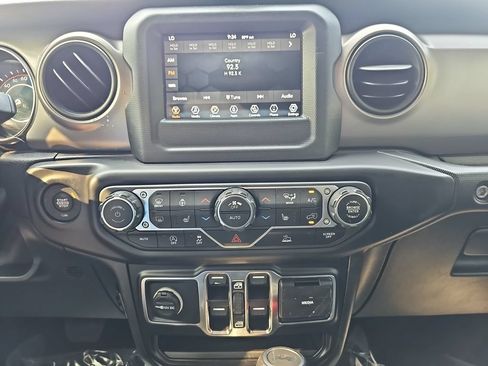 Used 2021 Jeep Wrangler Unlimited Sport AWD/4WD image 20