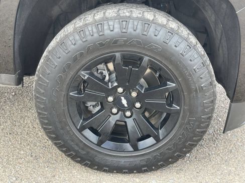 Used 2022 Chevrolet Colorado Z71 w/ Z71 Midnight Edition AWD/4WD image 11