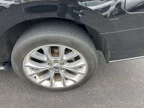 Used 2018 Ford Expedition Limited w/ Equipment Group 302A AWD/4WD image 11