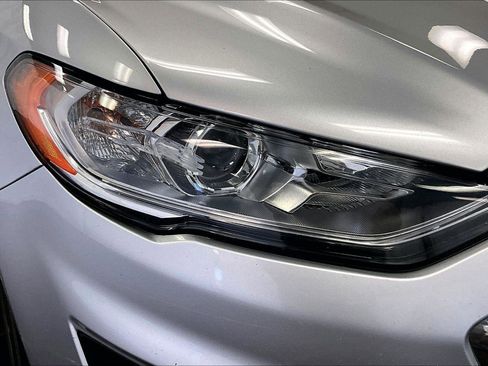 Used 2019 Ford Fusion SE image 27